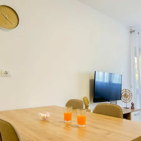 Pearl Coast Escape D48 * Durrës