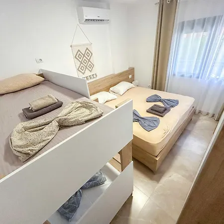 Pearl Coast Escape D48 Durrës
